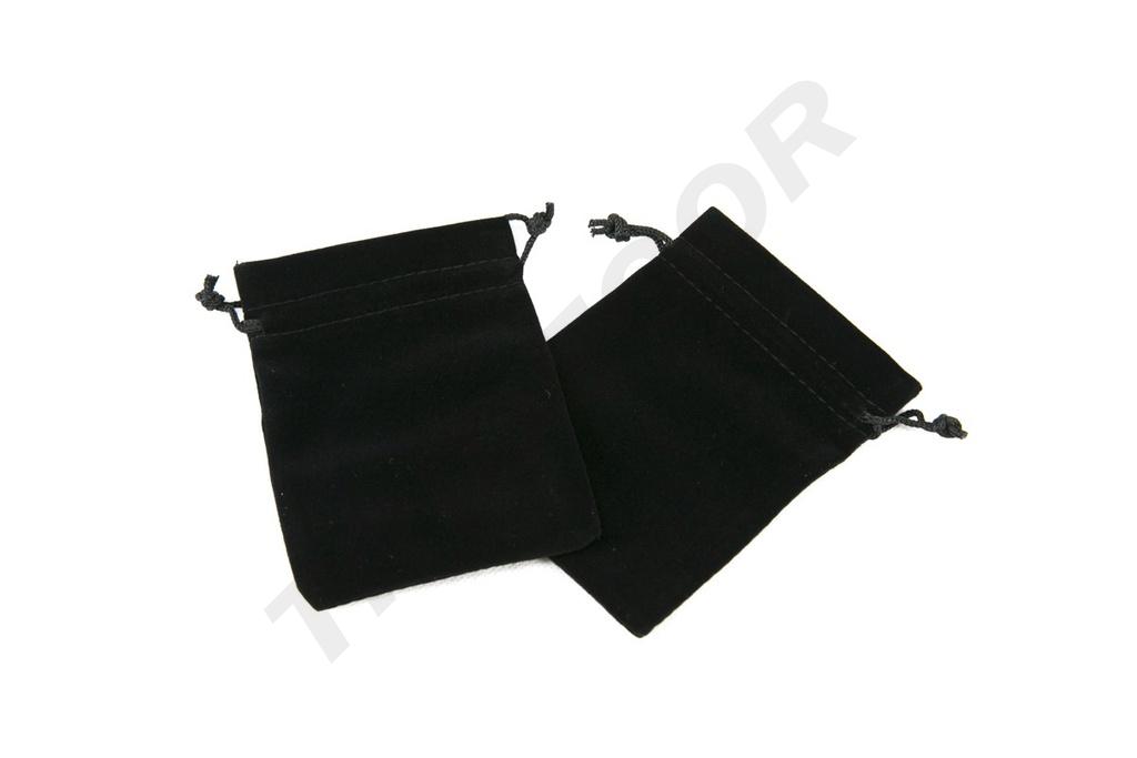 009420-Bolsas-cierre-cordón-en-terciopelo-negro-12-x-9-cm--tridecor