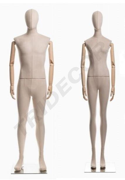 Maniquí femenino con tela beige claro