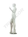 040832-Maniquí-de-mujer-sin-rostro-blanco-brillo-pesataña-azul-tridecor