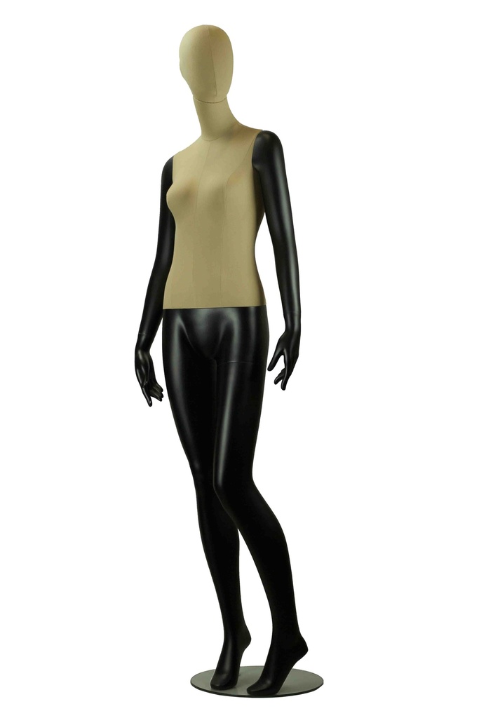 Maniquí femenino en negro mate y tela beige oscuro con la rodilla doblada