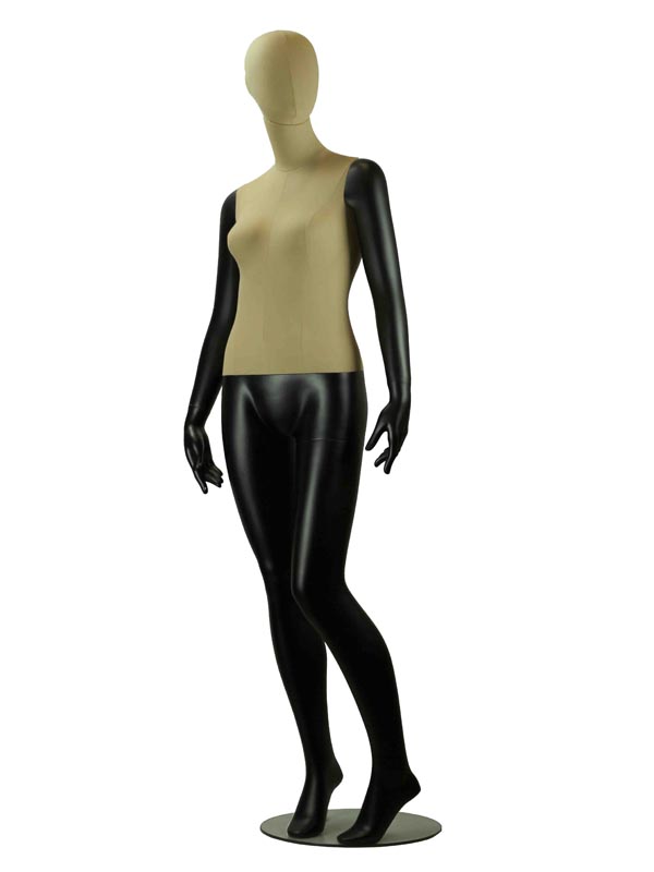 Maniquí femenino en negro mate y tela beige oscuro con la rodilla doblada