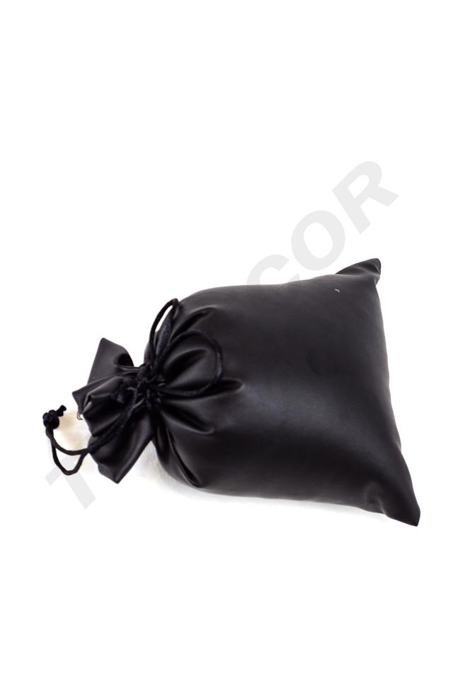 009224-Bolsas-con-cierre-cordon-en-polipiel-negro-tridecor