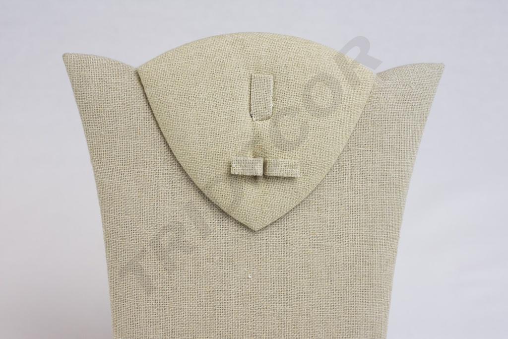 Expositor para conjunto de joyería de lino beige