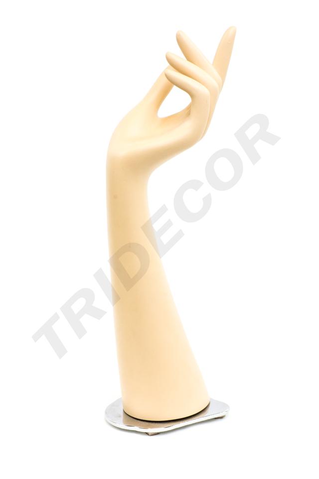 040690-Mano-para-exposición-de-joyas-con-base-metalicas-tridecor