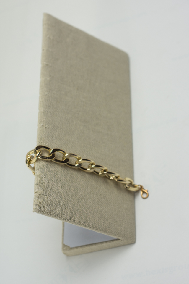 Exhibidor de Pulseras de Lino Beige 25X11.5X8cm