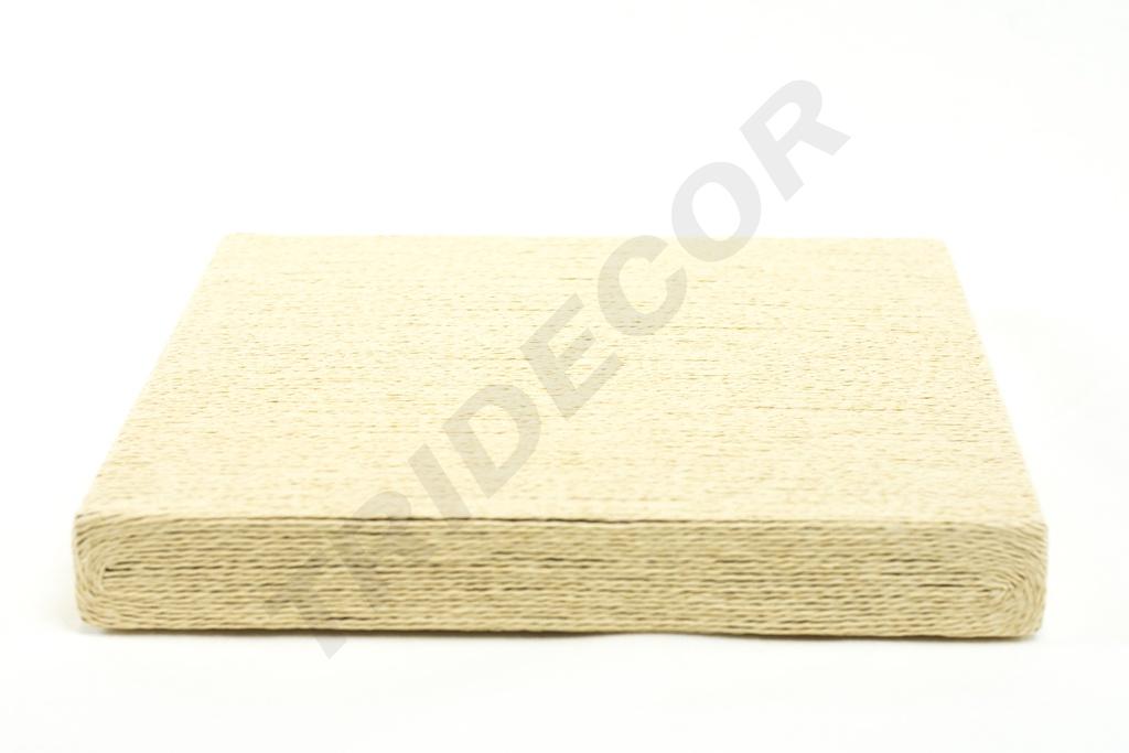 Base cuadrada cubierta con cuerda beige