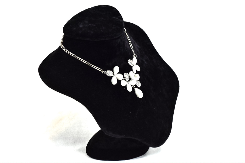 Exhibidor grande de collar de terciopelo negro