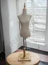 040899-Busto-de-mujer-en-tela-de-lino-madera-clara-tridecor