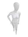 maniquí femenino en blanco mate