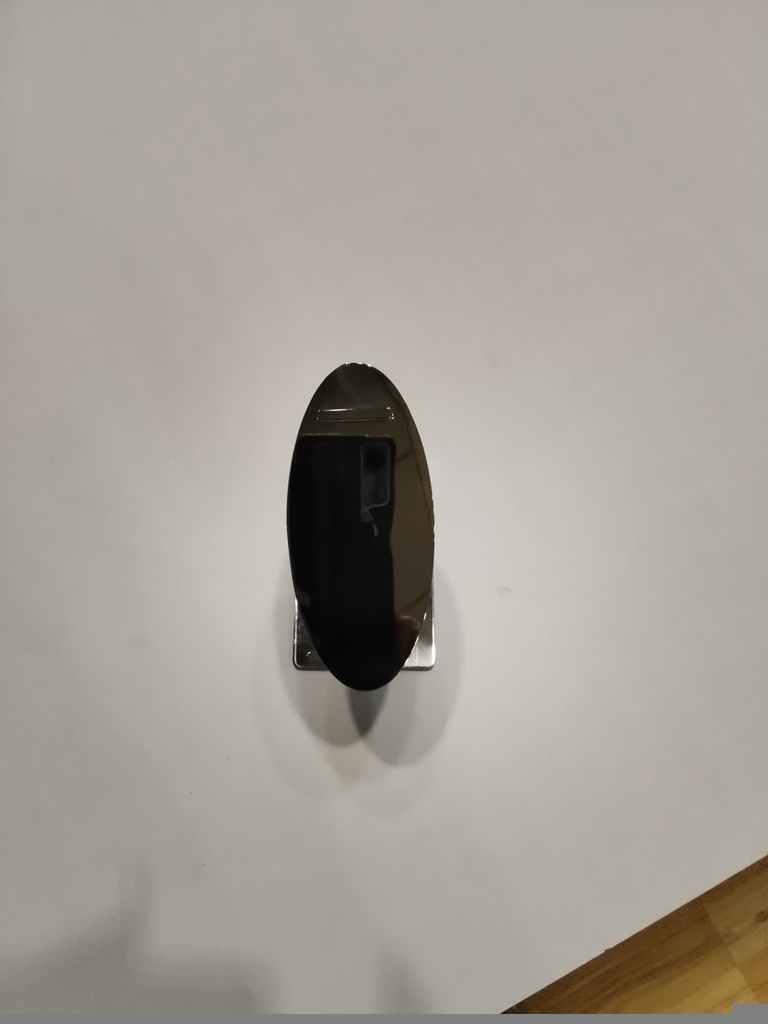 Expositor-de-Calzado-Ovalado-en-Acero-Cromado-tridecor