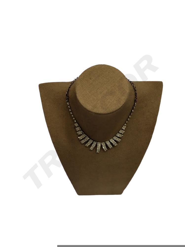 Busto para Collares