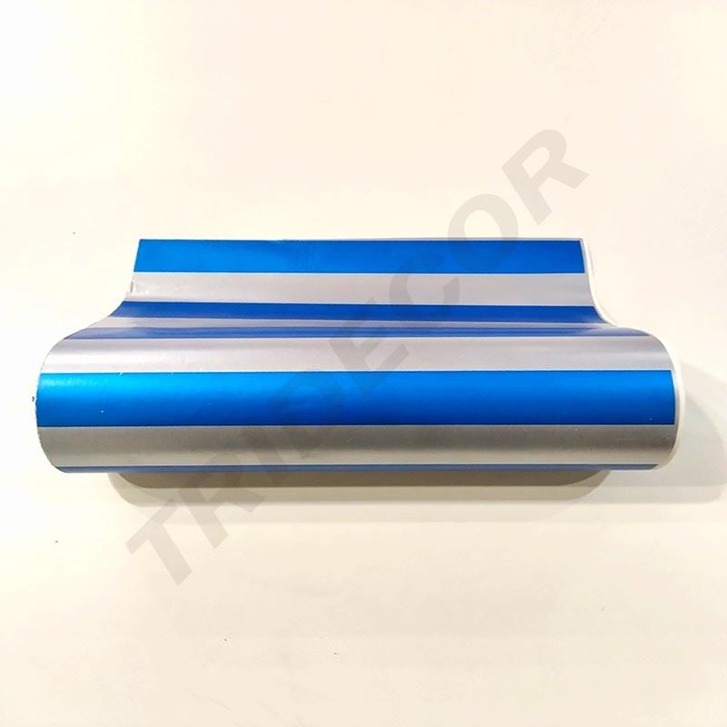 Papel de regalo con rayas anchas color plata y azul 31cm