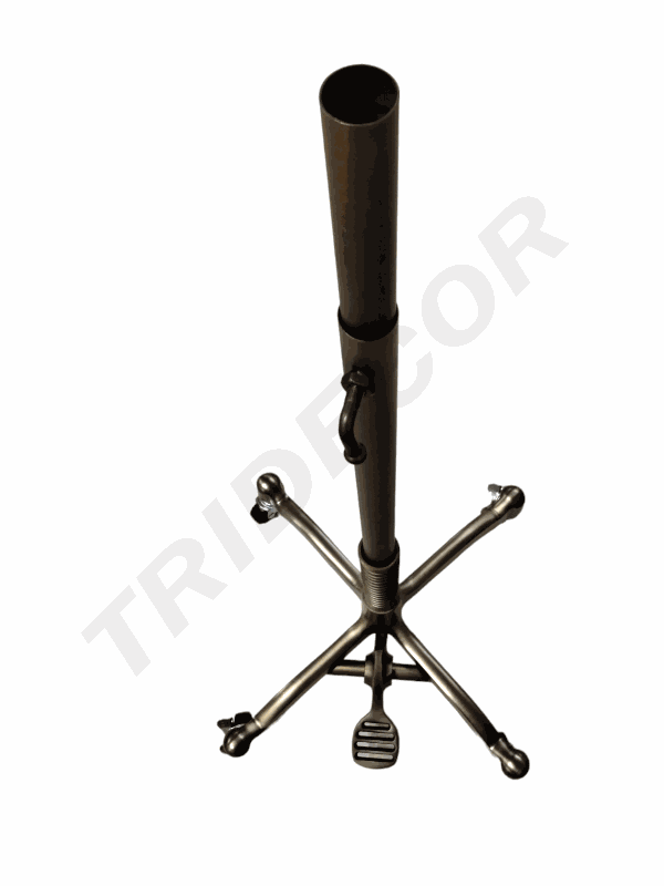 6041019-Pie-con-ruedas-para-maniquí-color-bronce-tridecor
