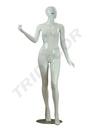 Glänzend weiße weibliche Schaufensterpuppe