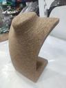 Espositore per collane beige coperto di corda