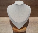 Expositor de Collares en Tela Beige y Madera