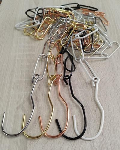 各种颜色的金属链条 Cadenas metálicas en varios colores 1.10 CM