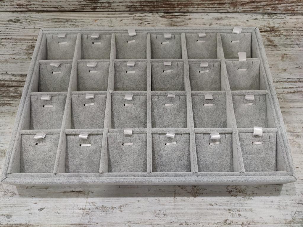 Bandeja para Exposición de conjuntos de Joyería, Terciopelo Gris