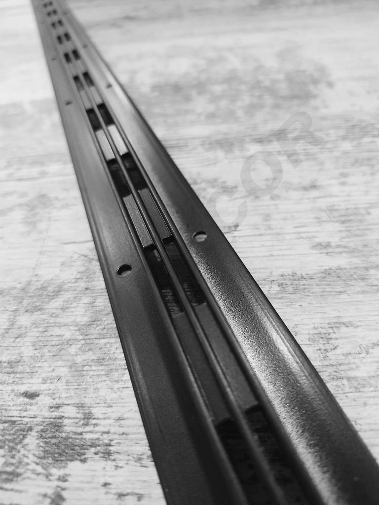 Fermeture éclair noire fine de 2,4 M