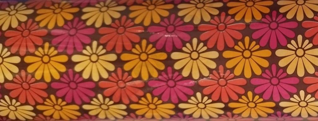 Dibujo de Papel de Regalo Rojo de Diferentes Colores