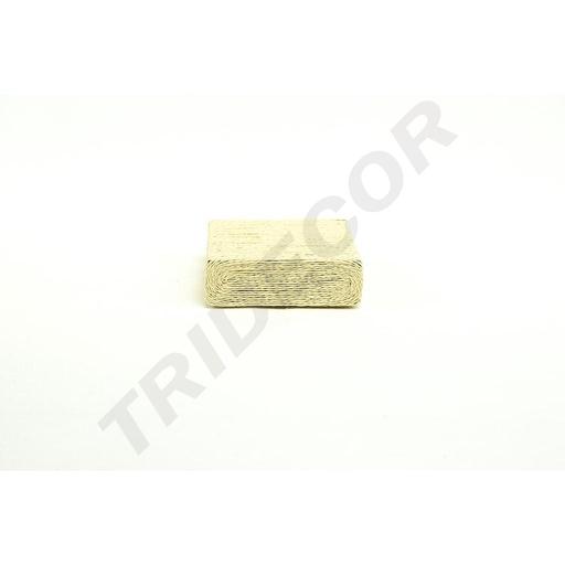 [009750] 底部为方形且覆盖着米色绳子