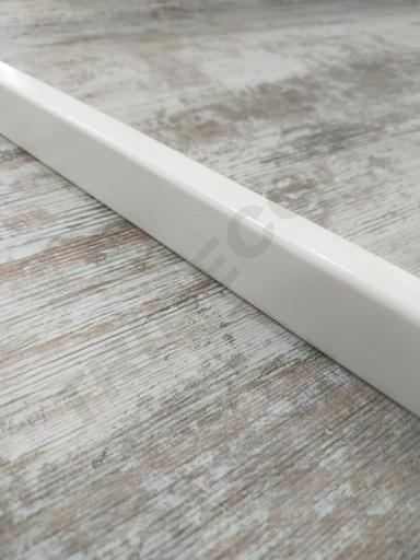 [006209] Tube rectangulaire blanc 3m
