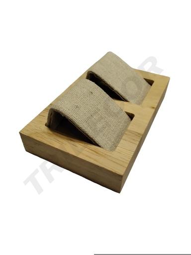 [0091038] Présentation de 2 boucles d'oreilles en bois et en lin