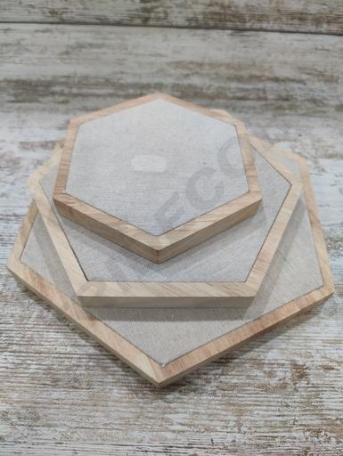 [0091032] Hexagonal Wood and Linen Tray Set of 3 S/M/L