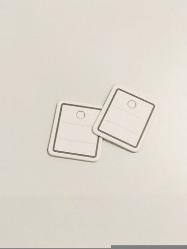 [0141008] White Die-Cut Labels with Gray Lines 1.9X2.2cm 500/Pack