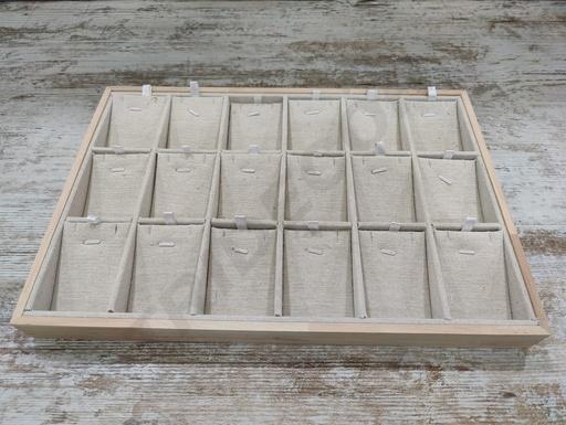 [0091021] Wooden Display Tray with Linen